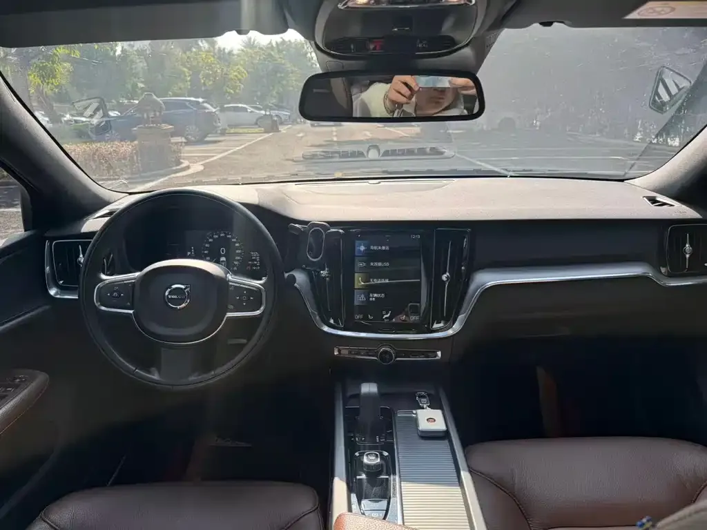 Volvo S60 2022 из CN, фото 4