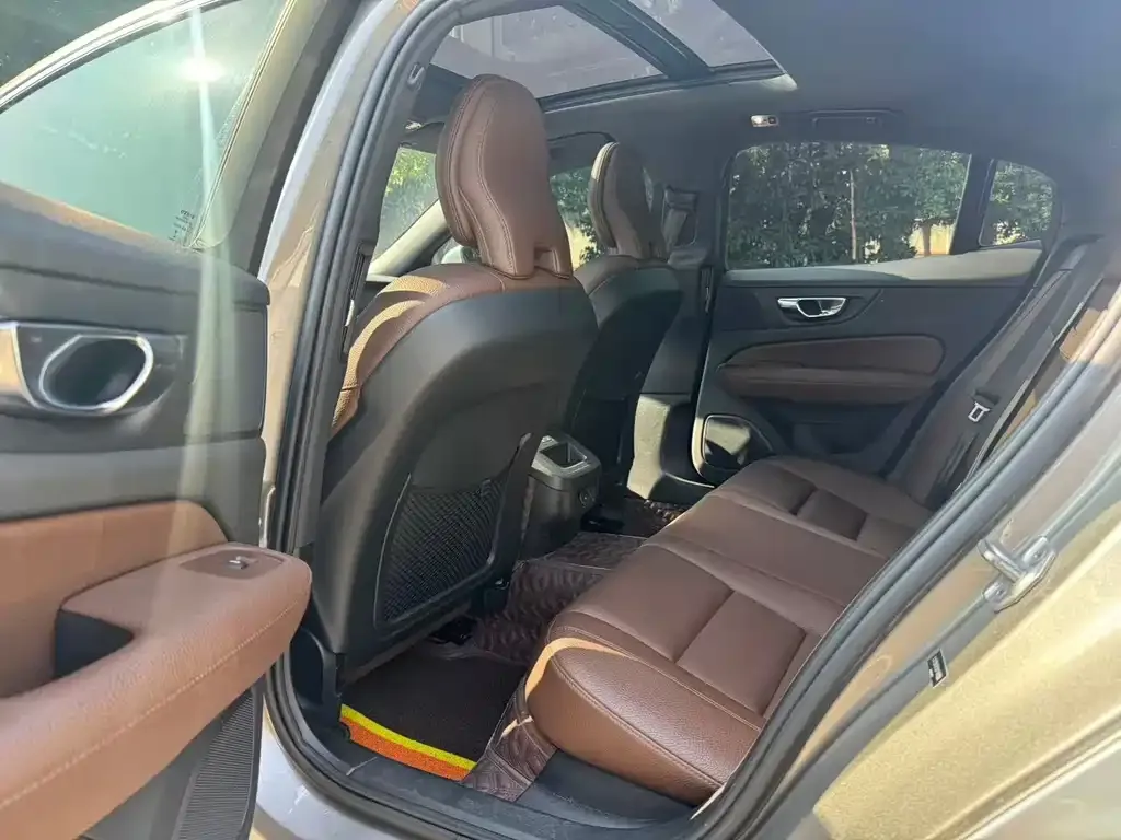Volvo S60 2022 из CN, фото 6