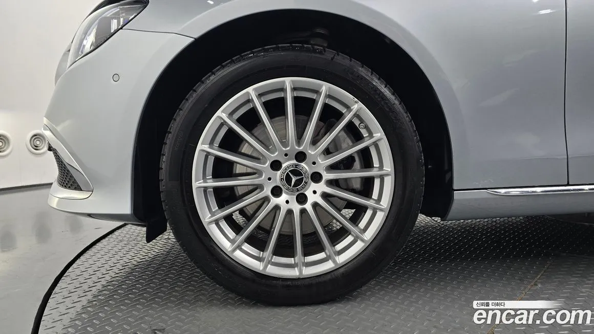 Mercedes-Benz E-Class 2021 из KR, фото 3