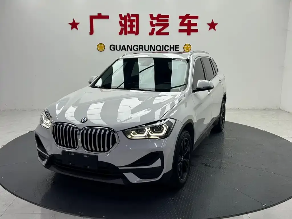 BMW X1 — фото 1