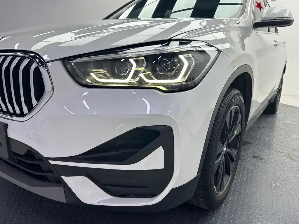 BMW X1 — фото 7