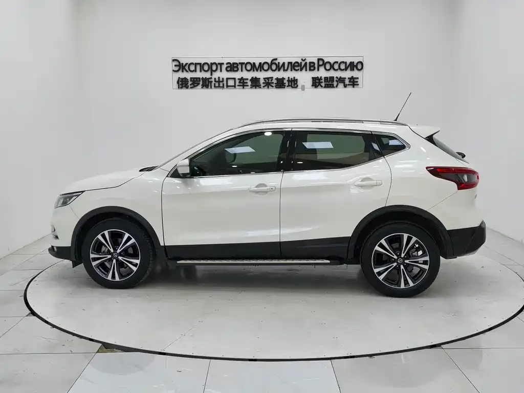 Nissan Qashqai — фото 7