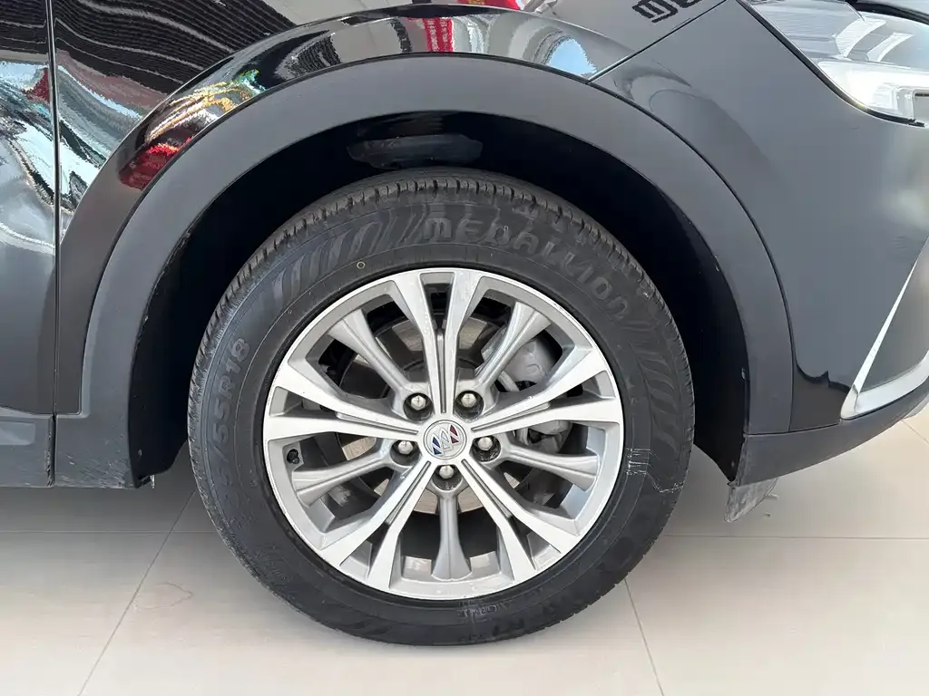Buick Envision Plus — фото 7