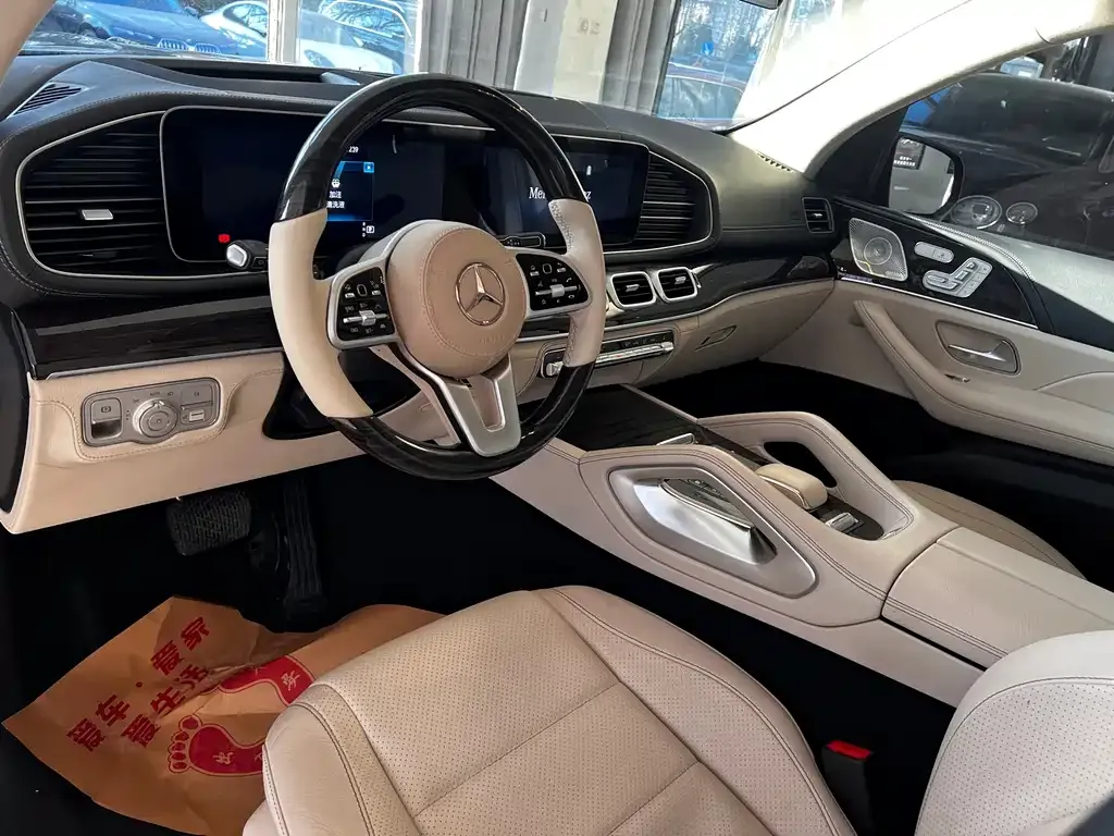 Mercedes-Benz GLS — фото 7