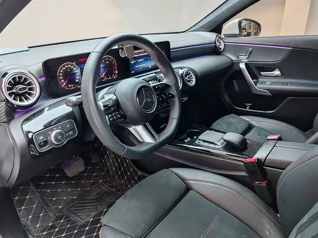 Mercedes-Benz A-Class 2024 из CN, фото 10