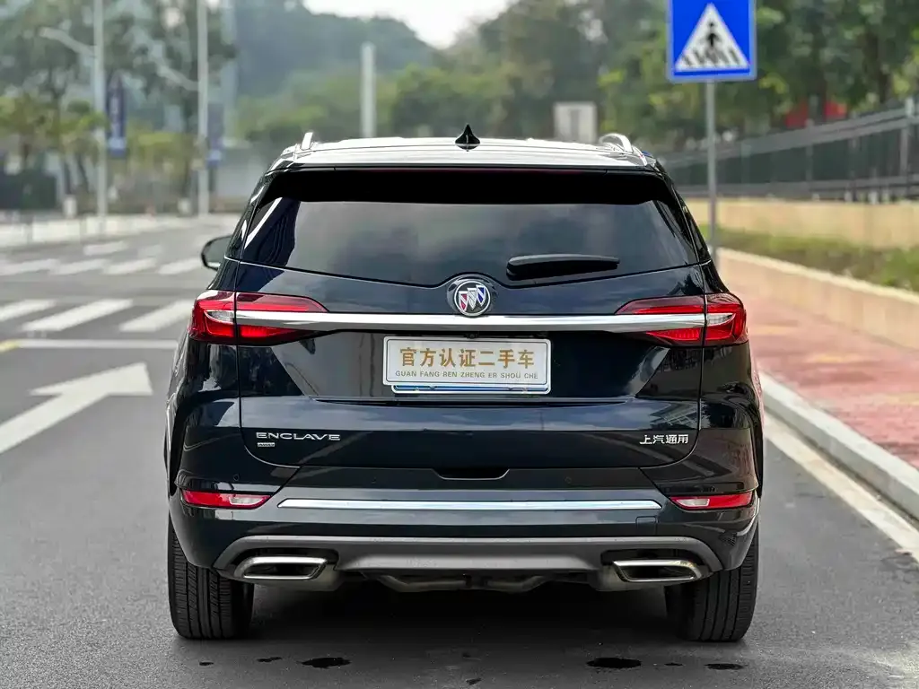 Buick Enclave — фото 6