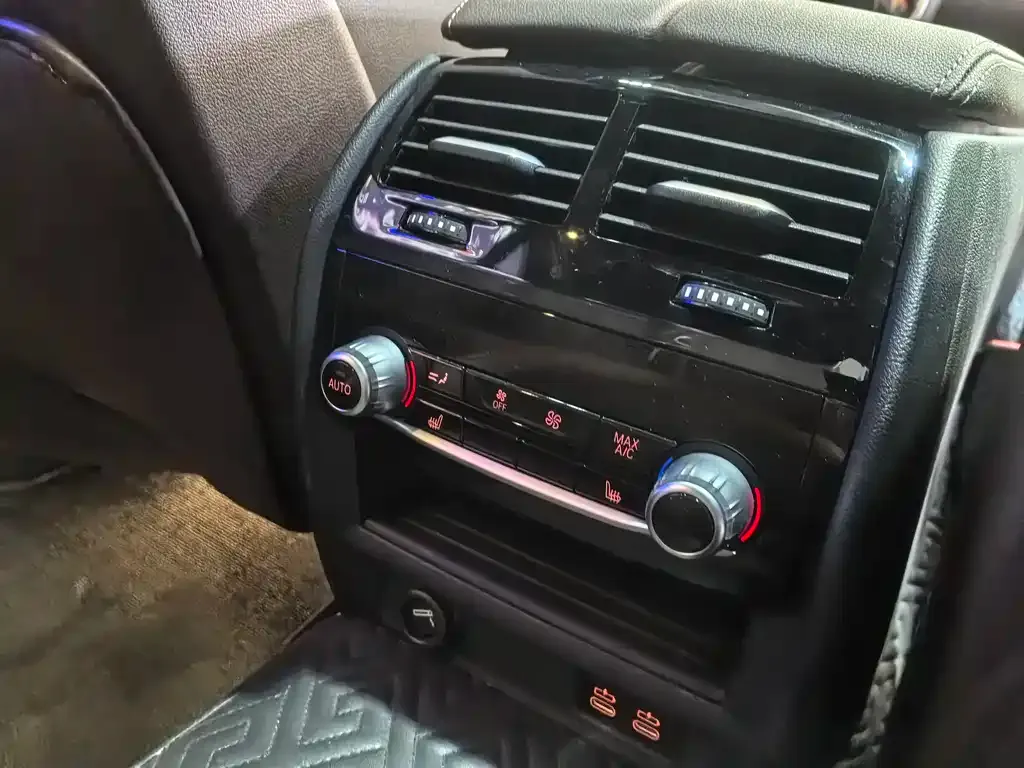 BMW 5 Series 2023 из CN, фото 6