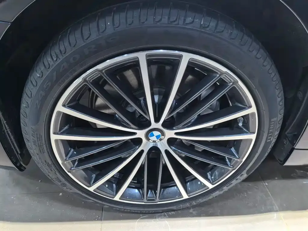 BMW 5 Series 2023 из CN, фото 5