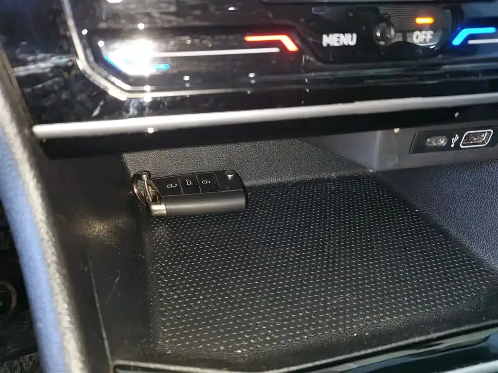 Volkswagen Lavida 2024 из CN, фото 10