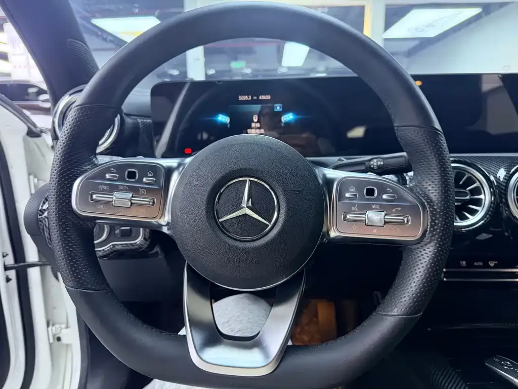 Mercedes-Benz A-Class — фото 10