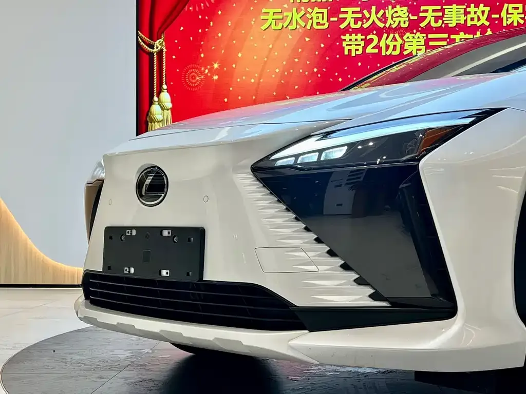 Lexus RZ — фото 7