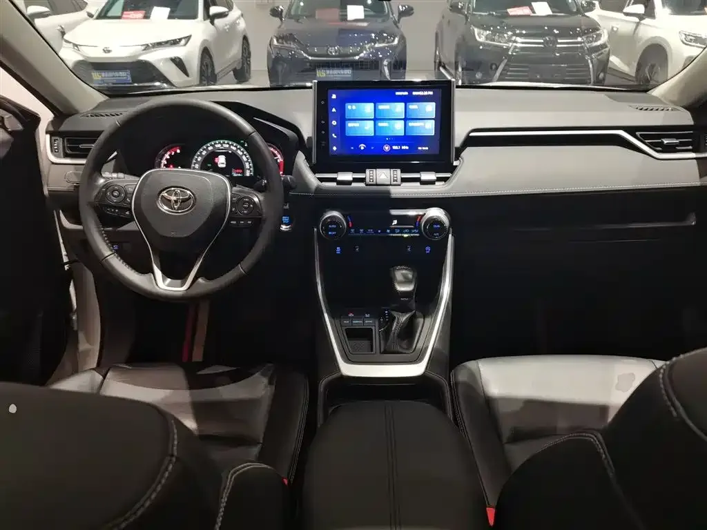 Toyota RAV4 2021 из CN, фото 2