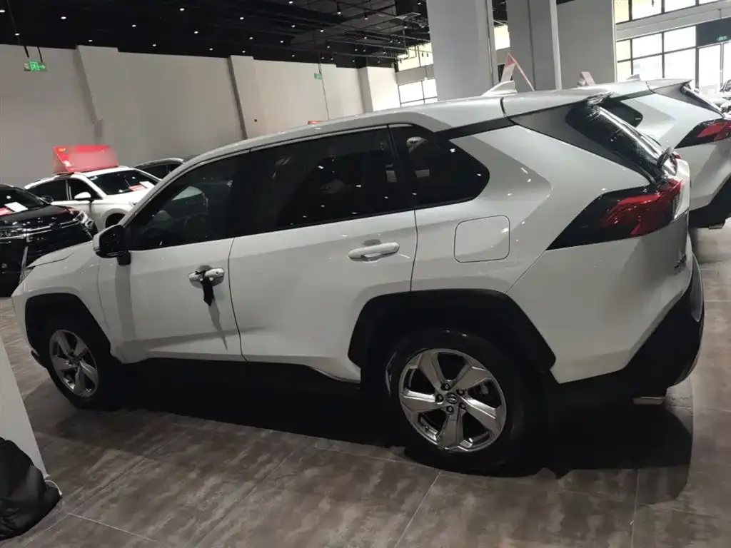 Toyota RAV4 2021 из CN, фото 3