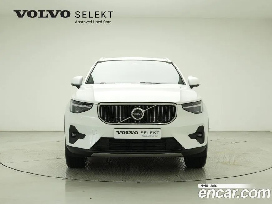 Volvo XC40 — фото 2