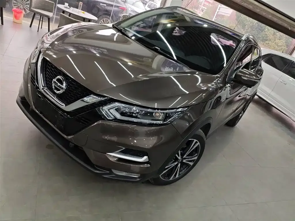 Nissan Qashqai — фото 1