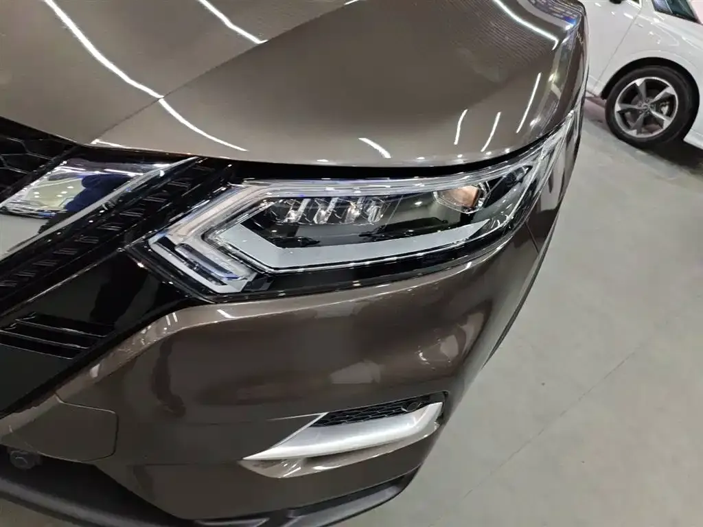 Nissan Qashqai — фото 9