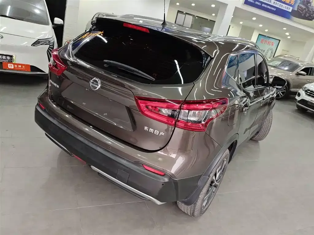 Nissan Qashqai — фото 7