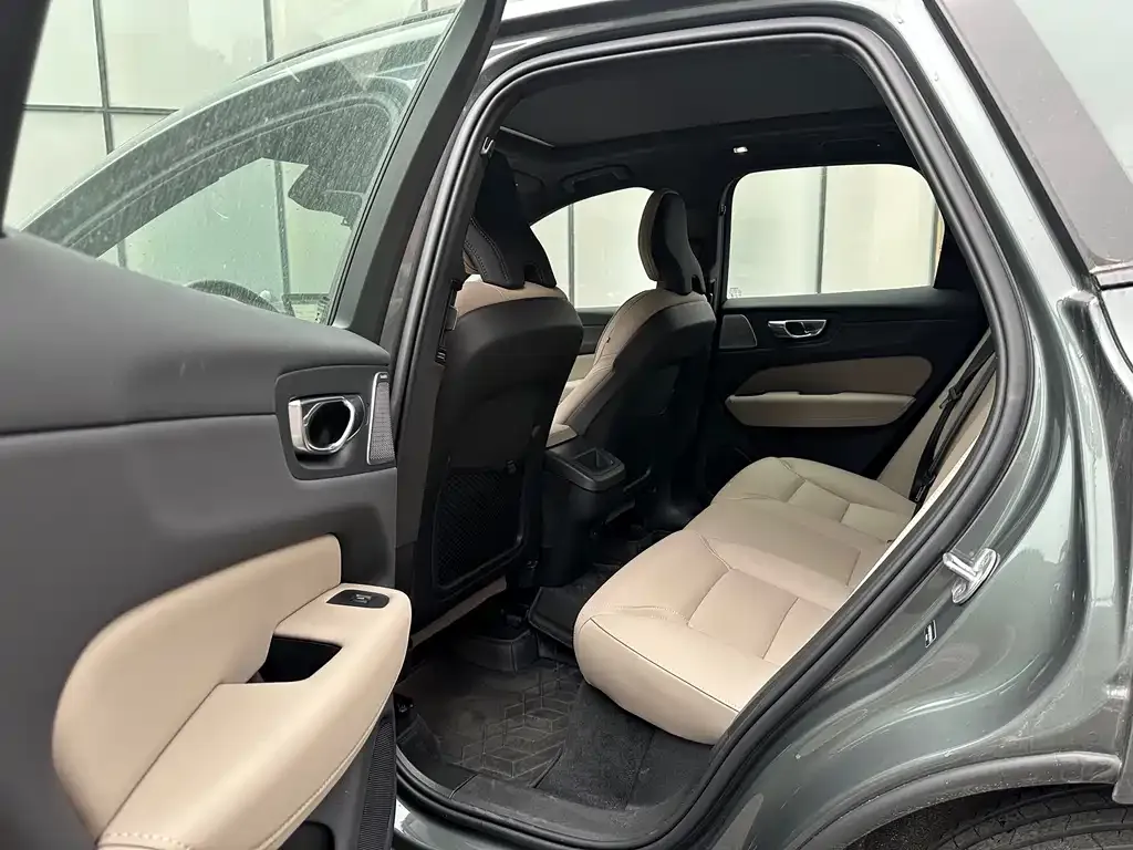 Volvo XC60 2025 из CN, фото 4