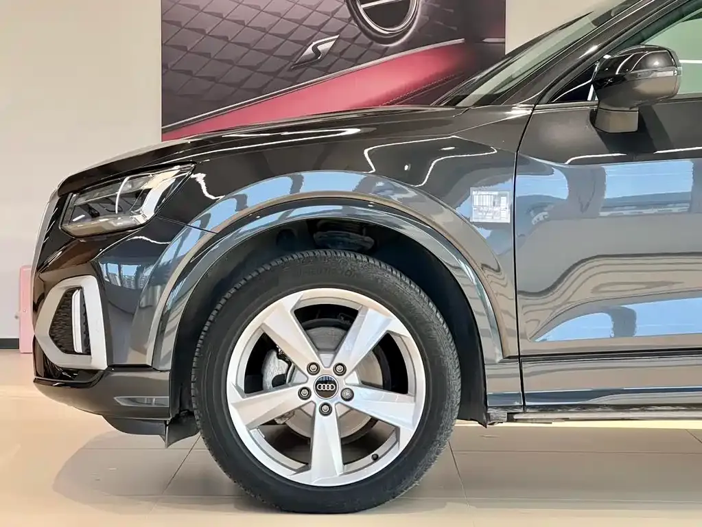 Audi Q2L 2023 из CN, фото 2