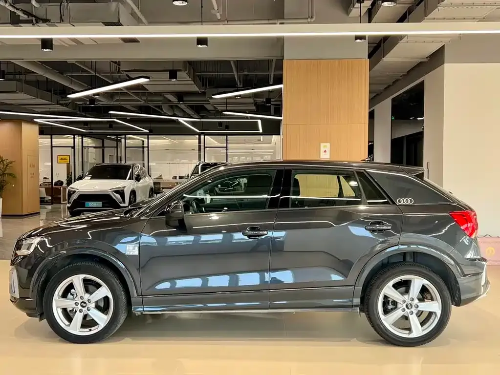 Audi Q2L 2023 из CN, фото 6