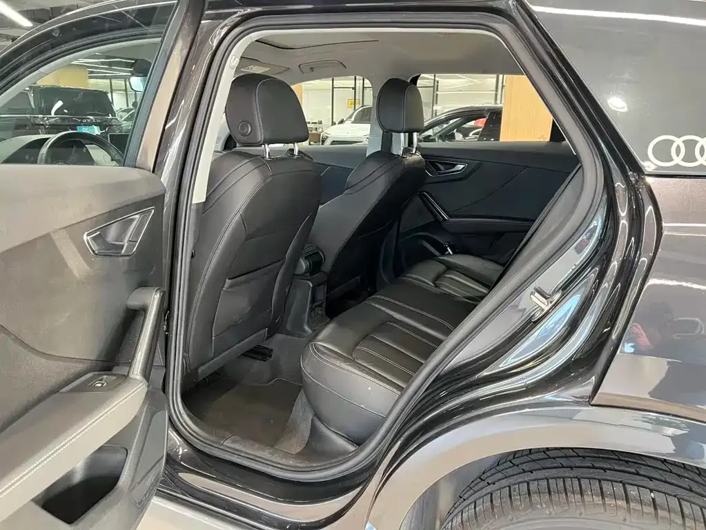 Audi Q2L 2023 из CN, фото 10