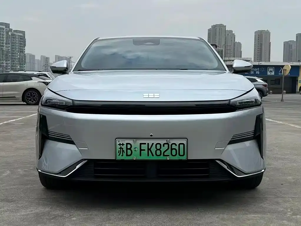 Geely Galaxy L6 — фото 1