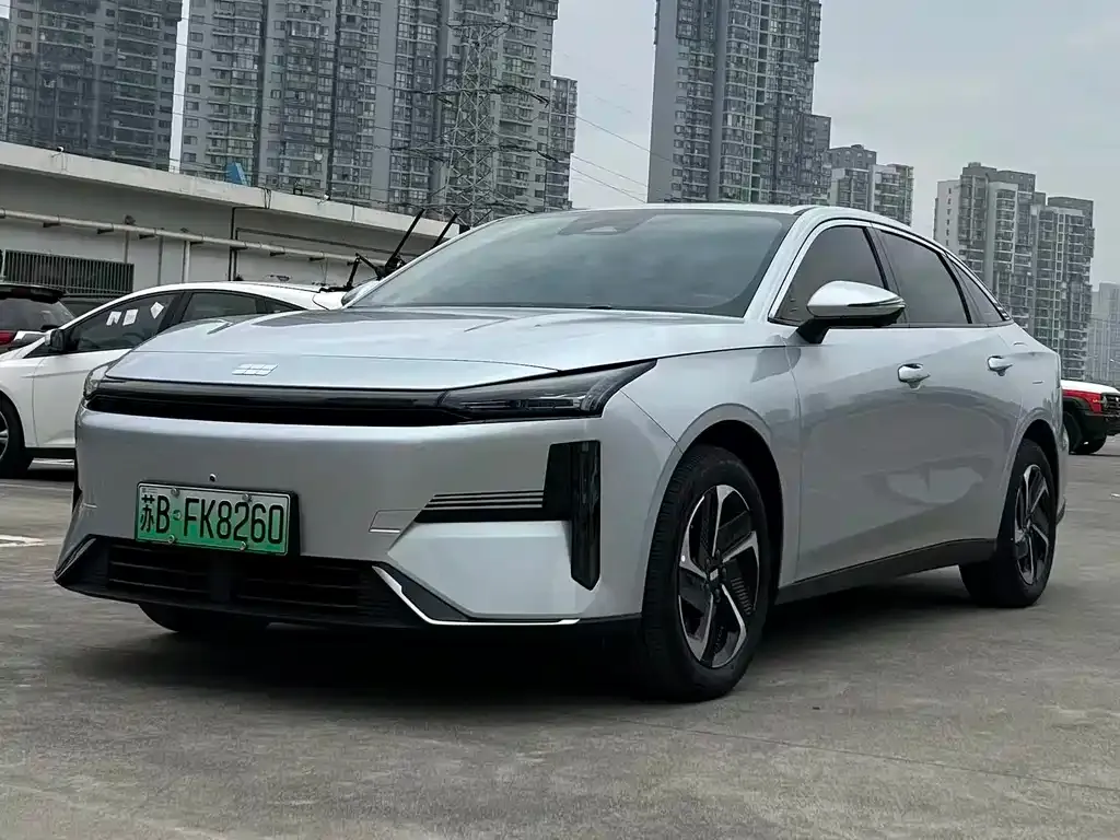Geely Galaxy L6 — фото 4