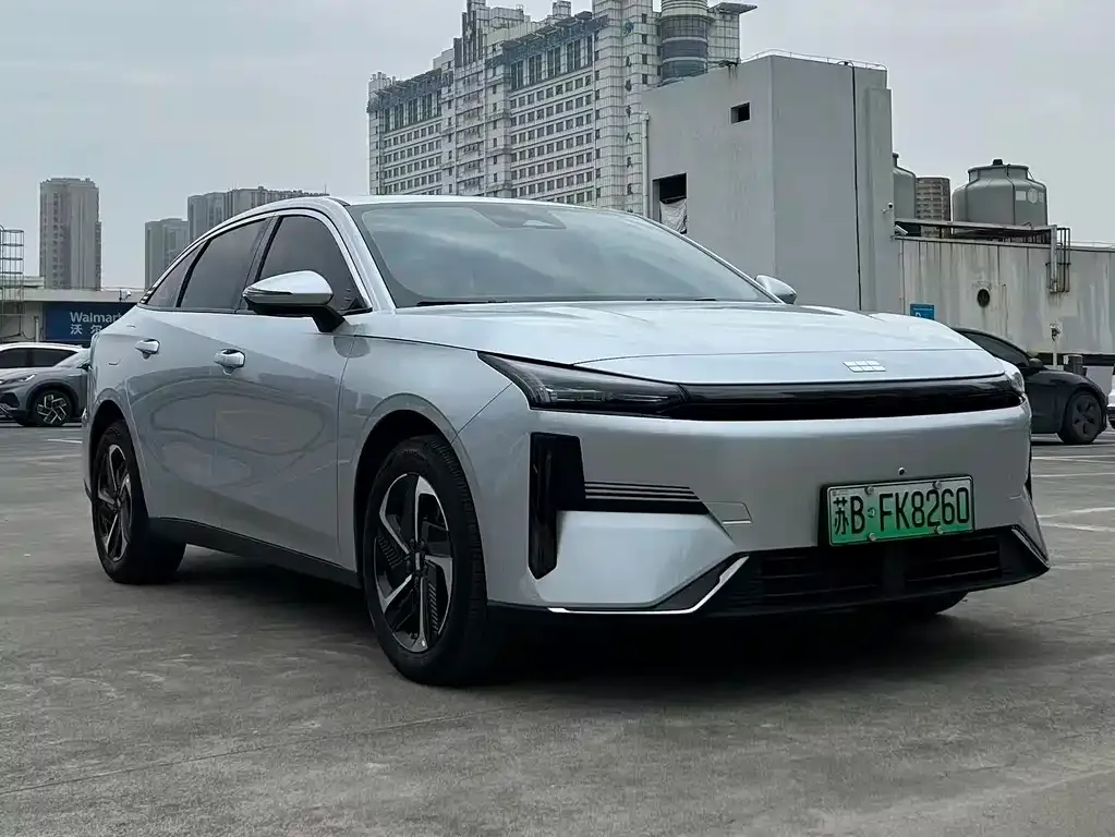 Geely Galaxy L6 — фото 10