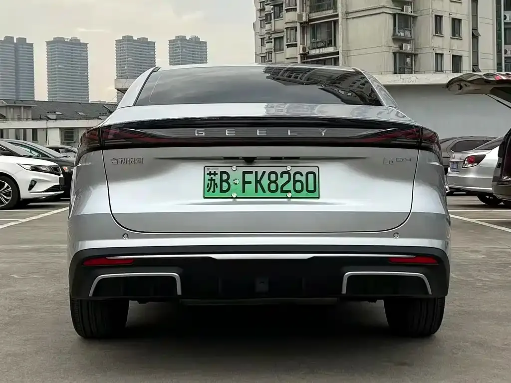 Geely Galaxy L6 — фото 6