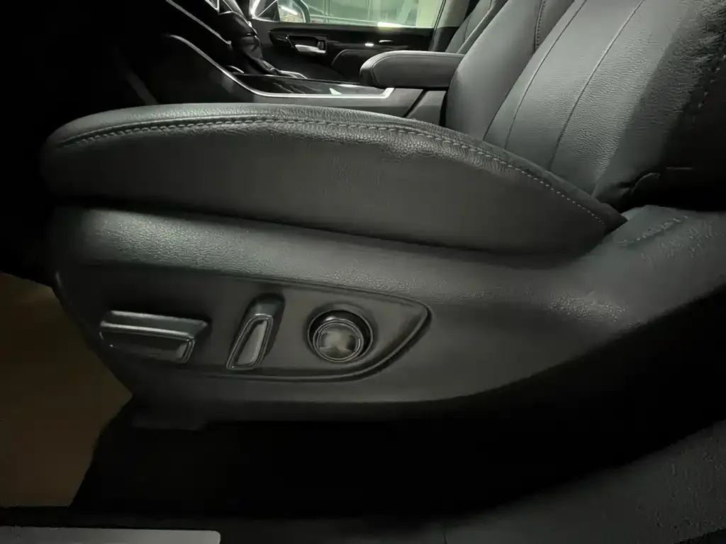 Toyota Highlander 2023 из CN, фото 2