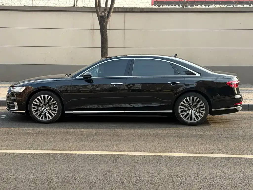 Audi A8 2021 из CN, фото 7