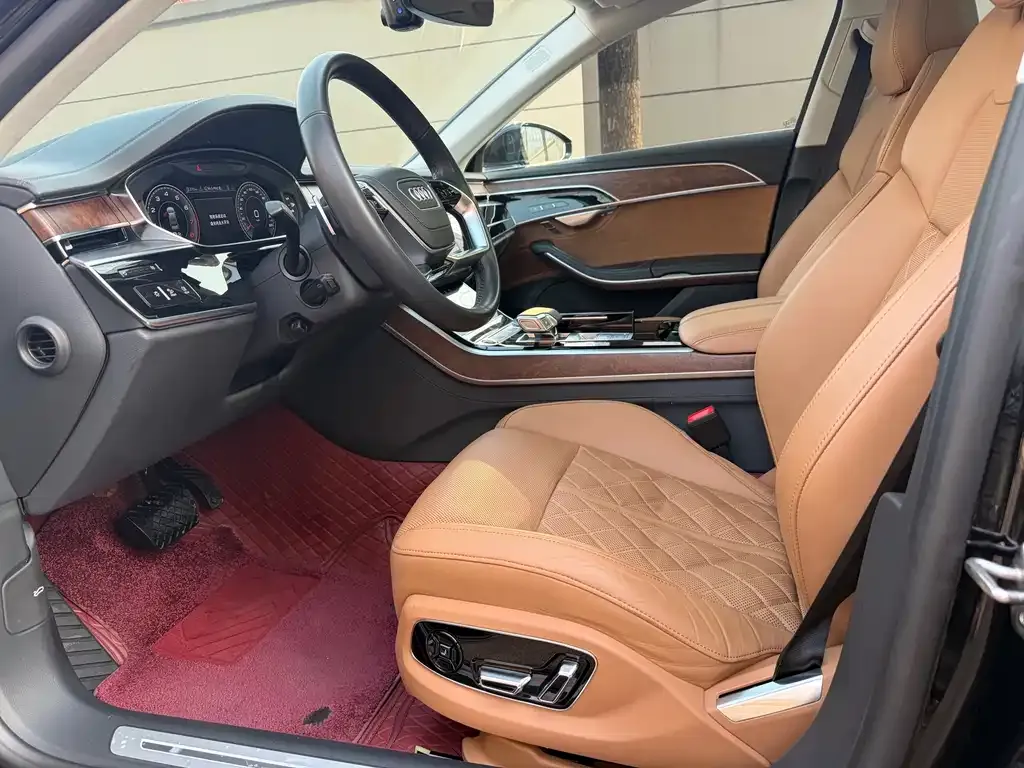 Audi A8 2021 из CN, фото 2