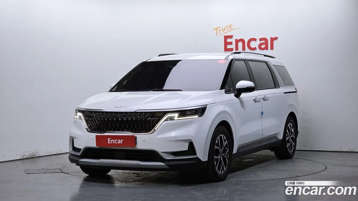 Kia Carnival — фото 1