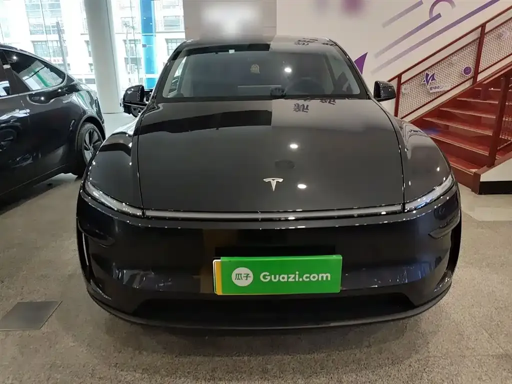 Tesla Model Y 2025 из CN, фото 5