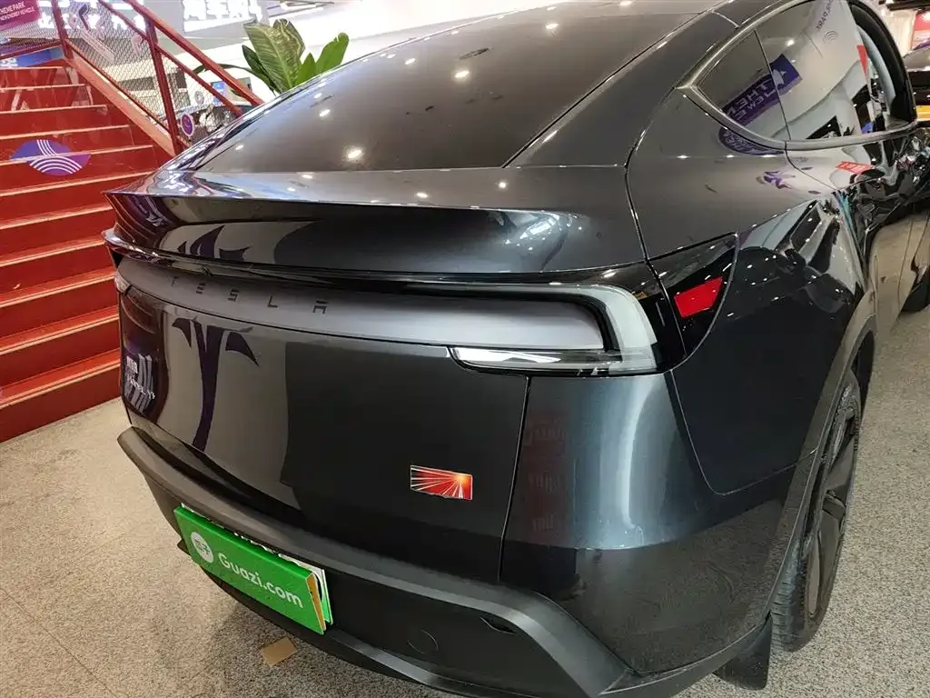 Tesla Model Y 2025 из CN, фото 4