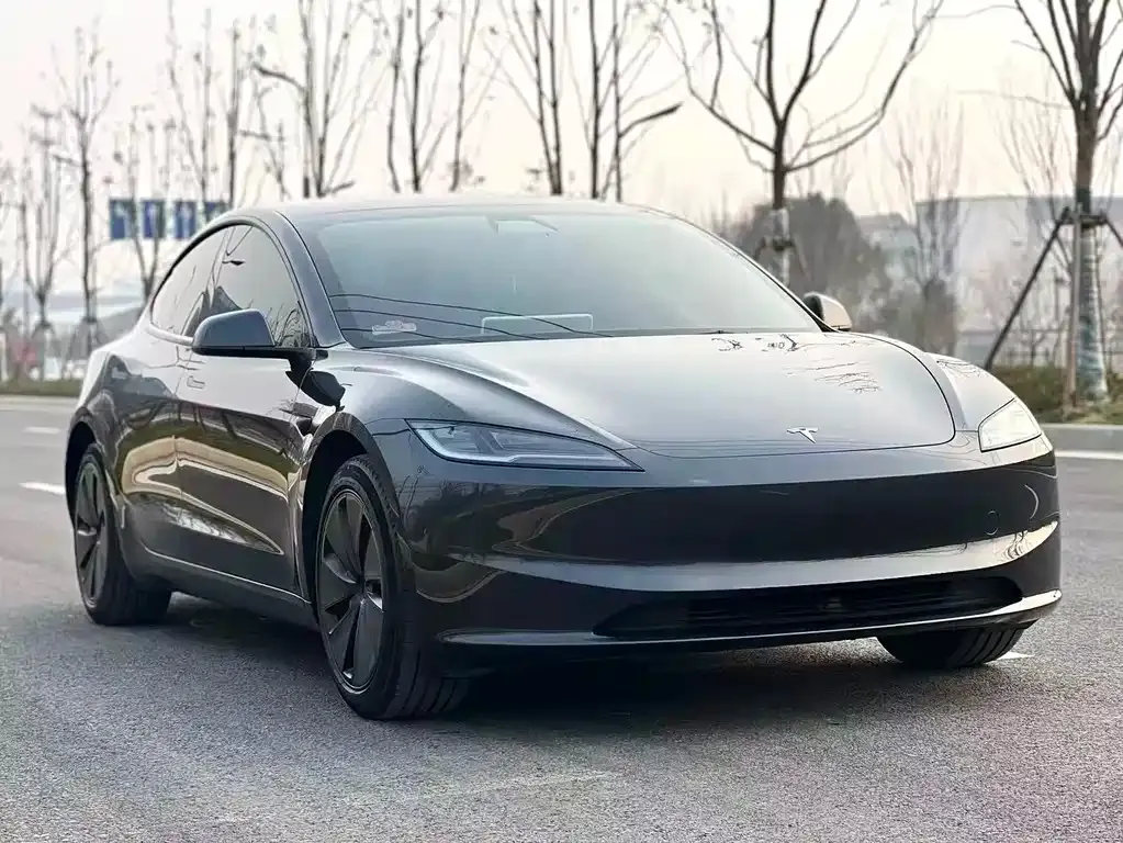 Tesla Model 3 — фото 4