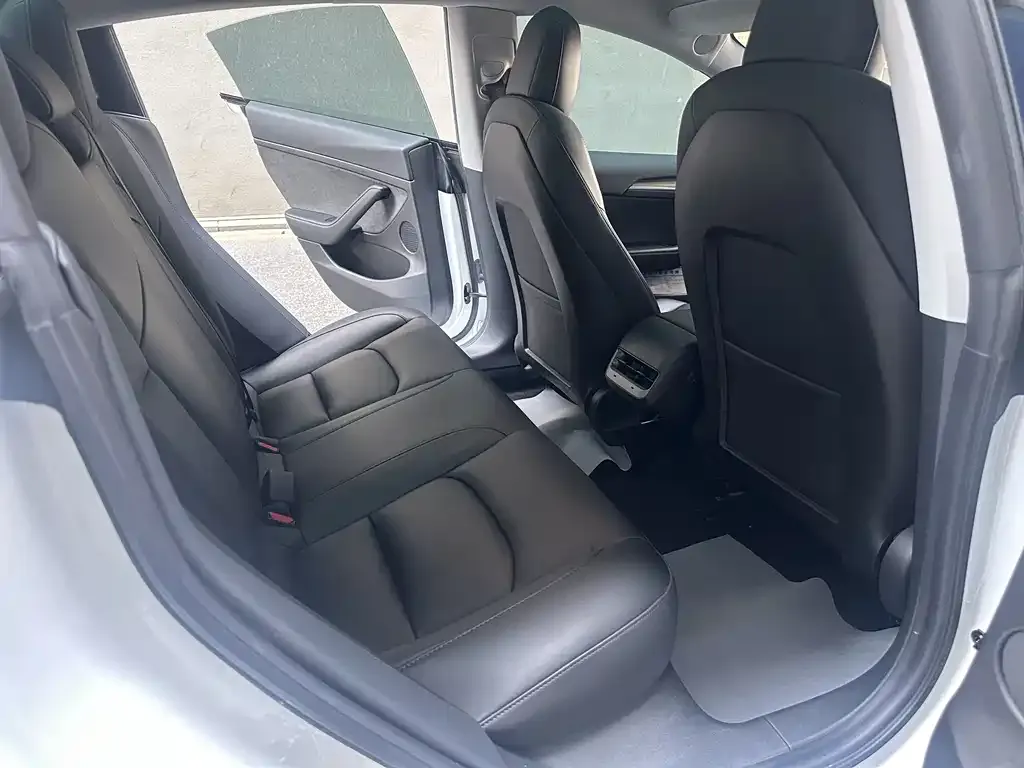 Tesla Model 3 — фото 2