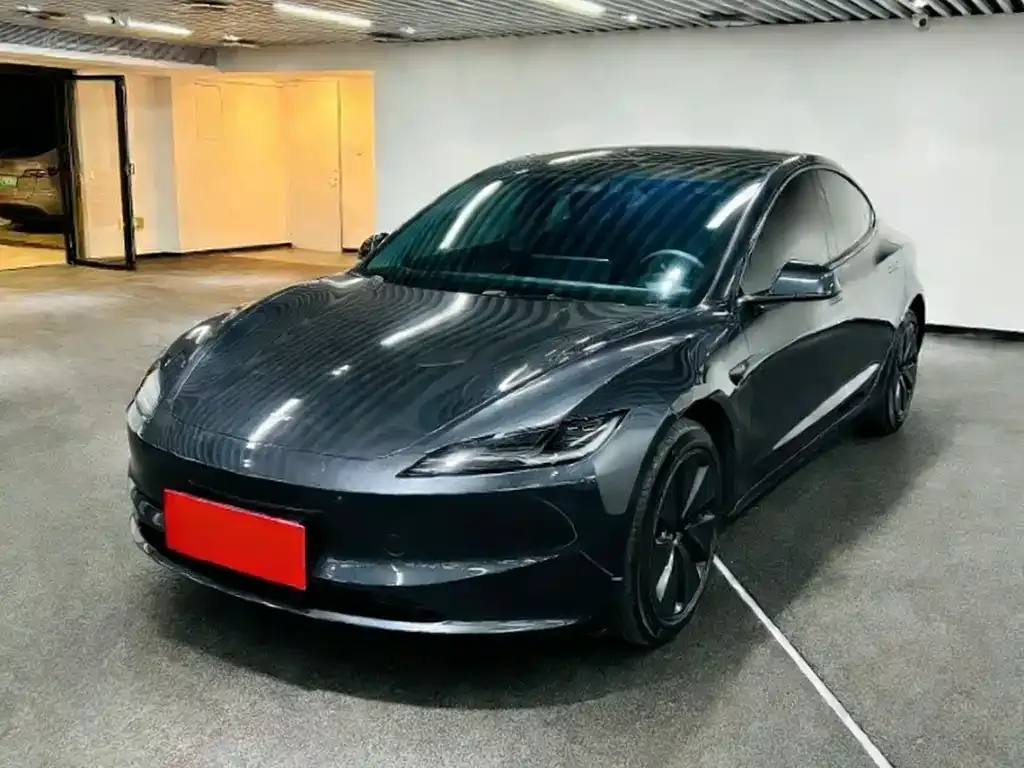 Tesla Model 3 — фото 1