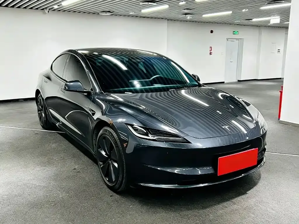Tesla Model 3 — фото 10