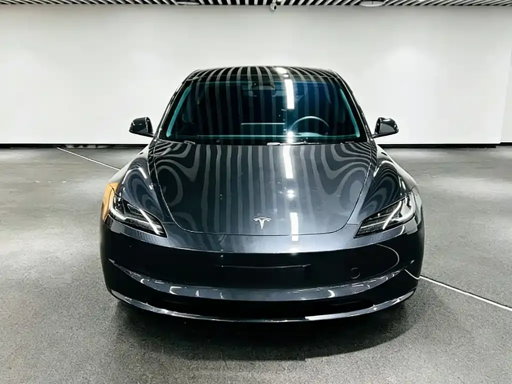 Tesla Model 3 — фото 5