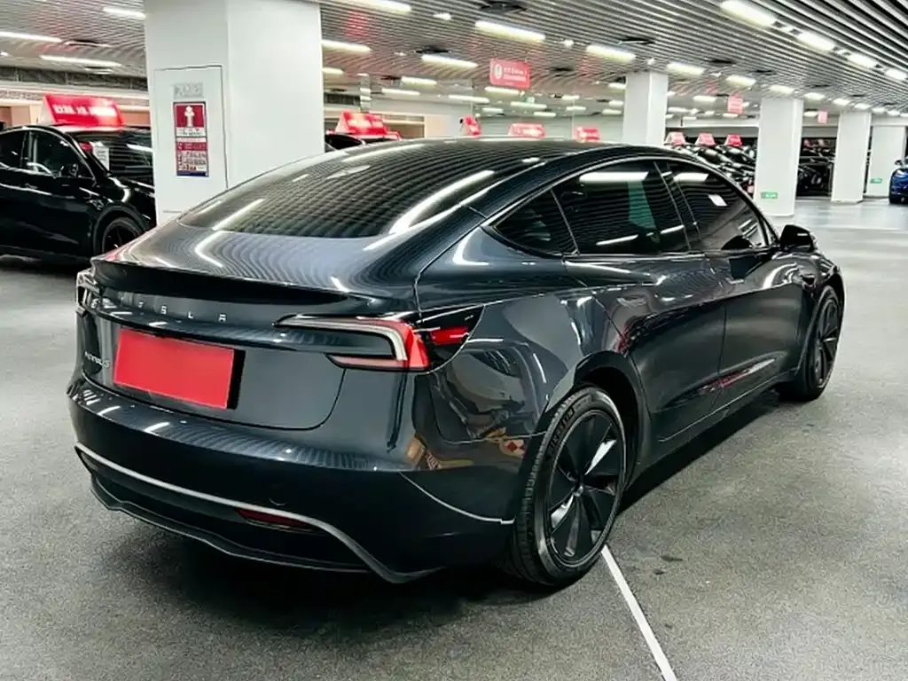 Tesla Model 3 — фото 8