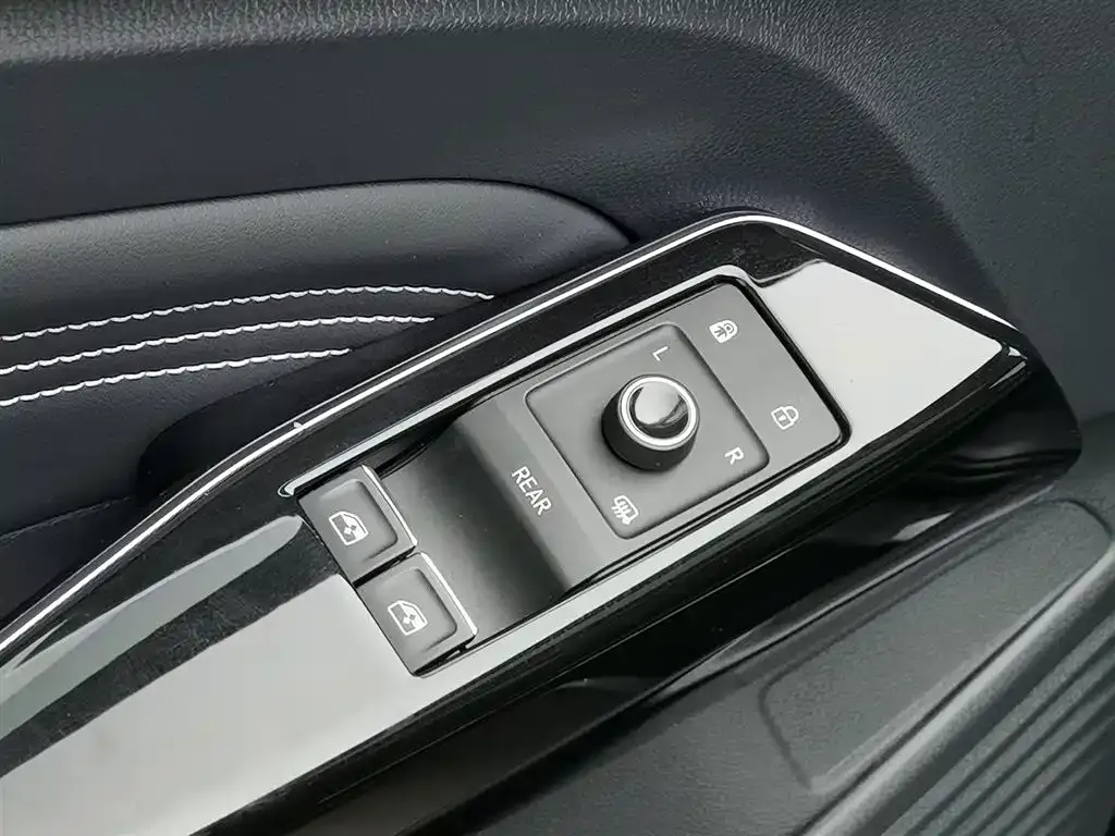 Volkswagen ID.4 Crozz — фото 9