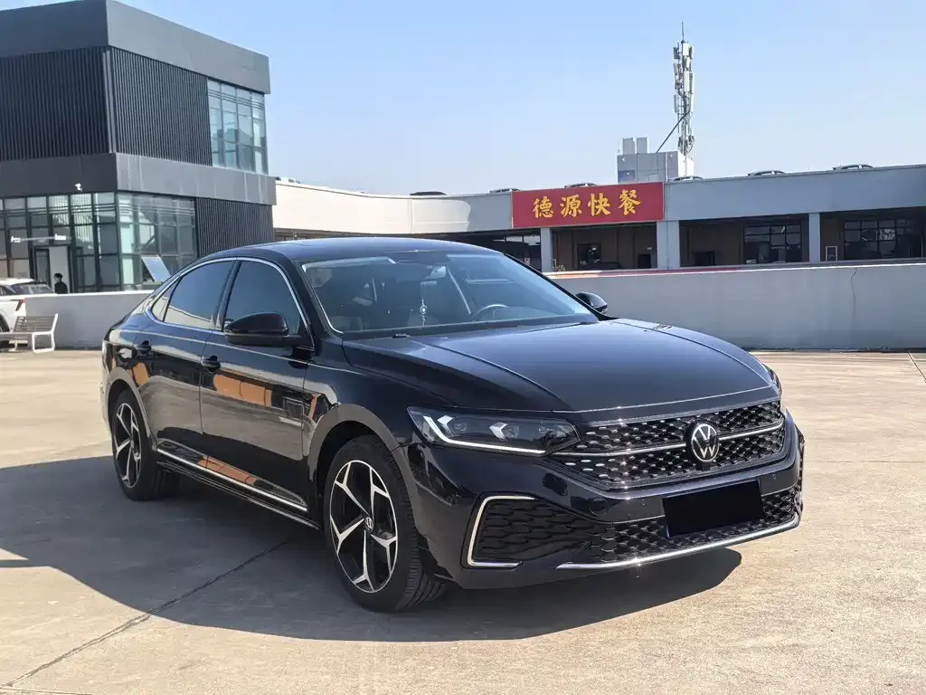 Volkswagen Passat 2023 из CN, фото 3