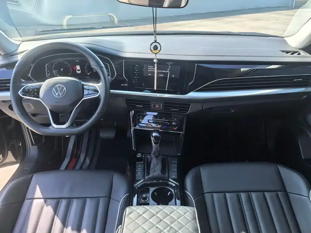 Volkswagen Passat 2023 из CN, фото 6