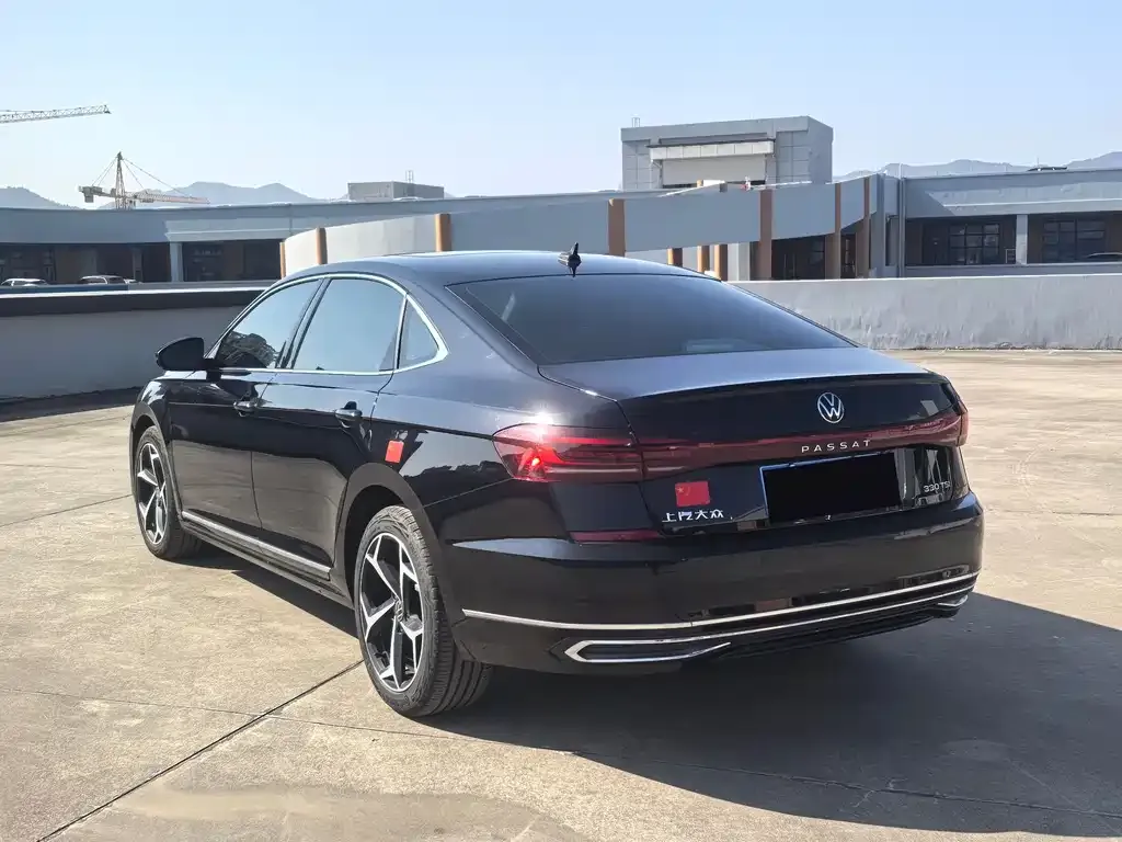 Volkswagen Passat 2023 из CN, фото 8
