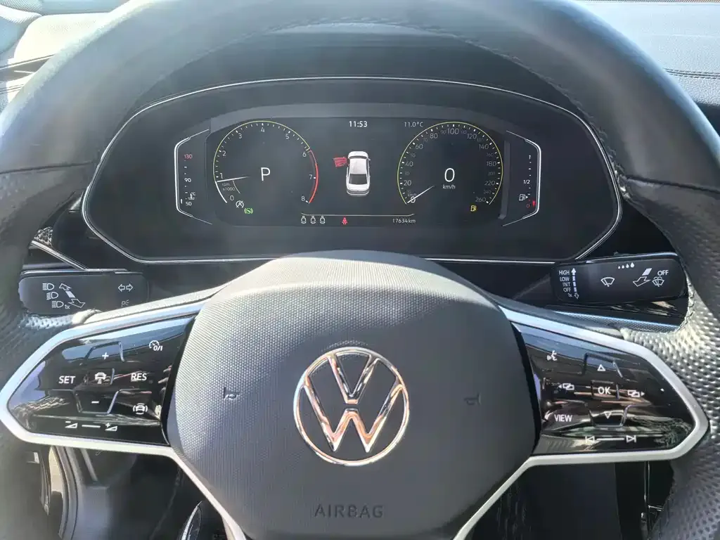 Volkswagen Passat 2023 из CN, фото 9