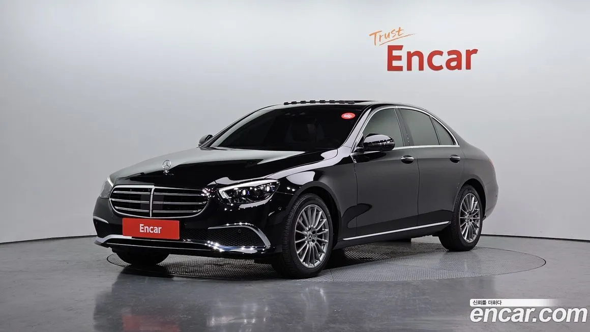 Mercedes-Benz E-Class — фото 1