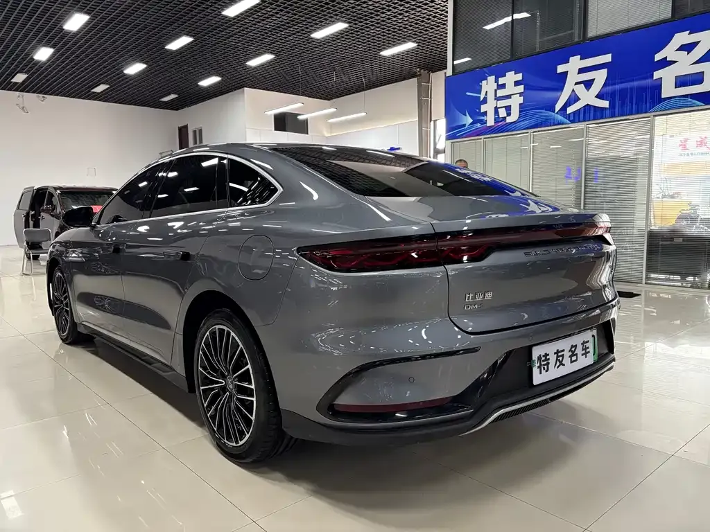 BYD Han — фото 10