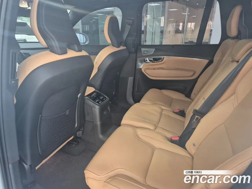 Volvo XC90 — фото 10