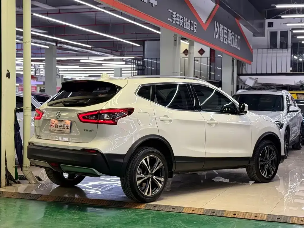 Nissan Qashqai 2022 из CN, фото 2